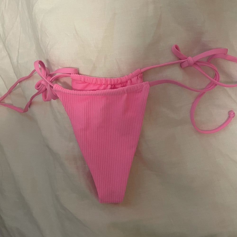 Frankie’s ribbed bikini bottom